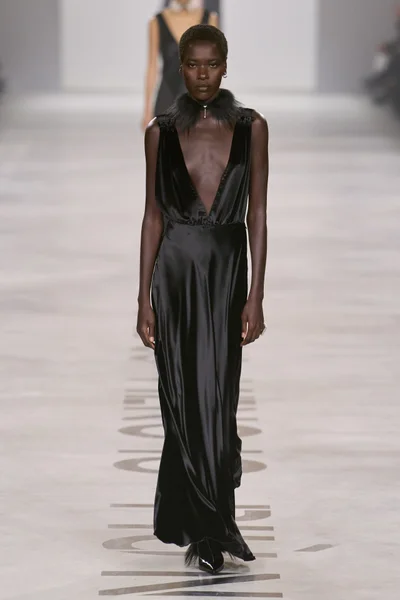 Look 77
